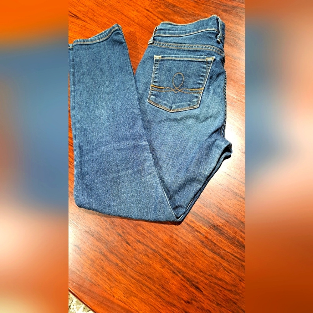 Lucky Brand Women's size 29 jeans.